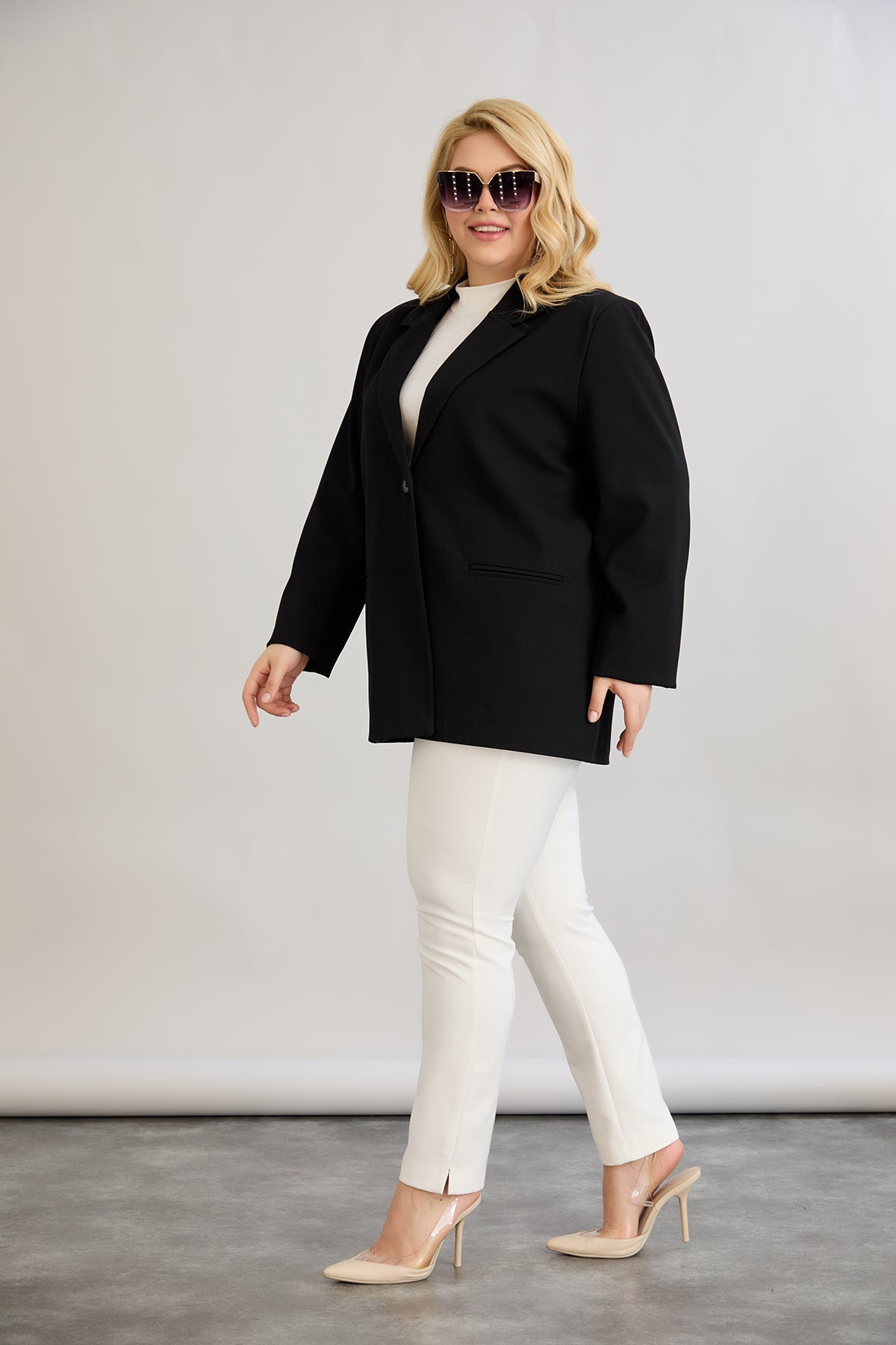 Lange Jacke mit Futter und einem Knopf