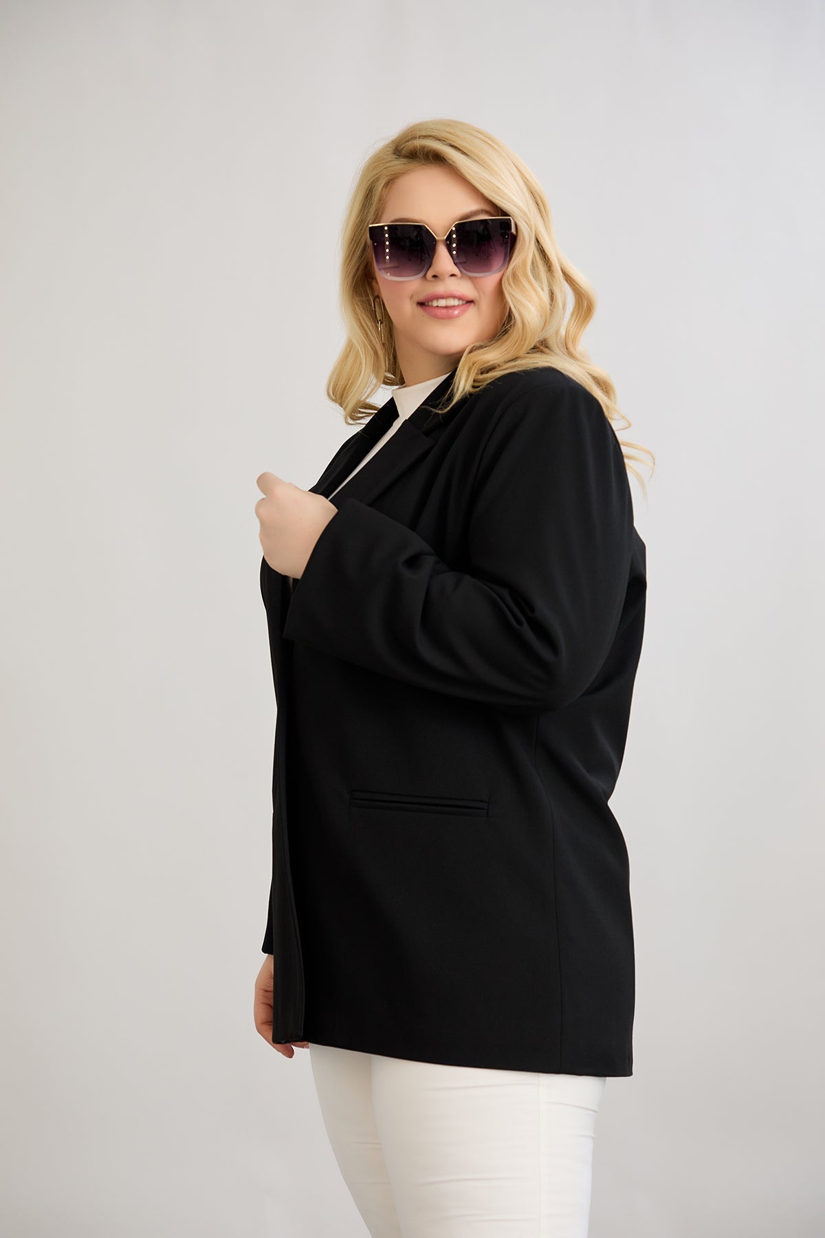 Lange Jacke mit Futter und einem Knopf