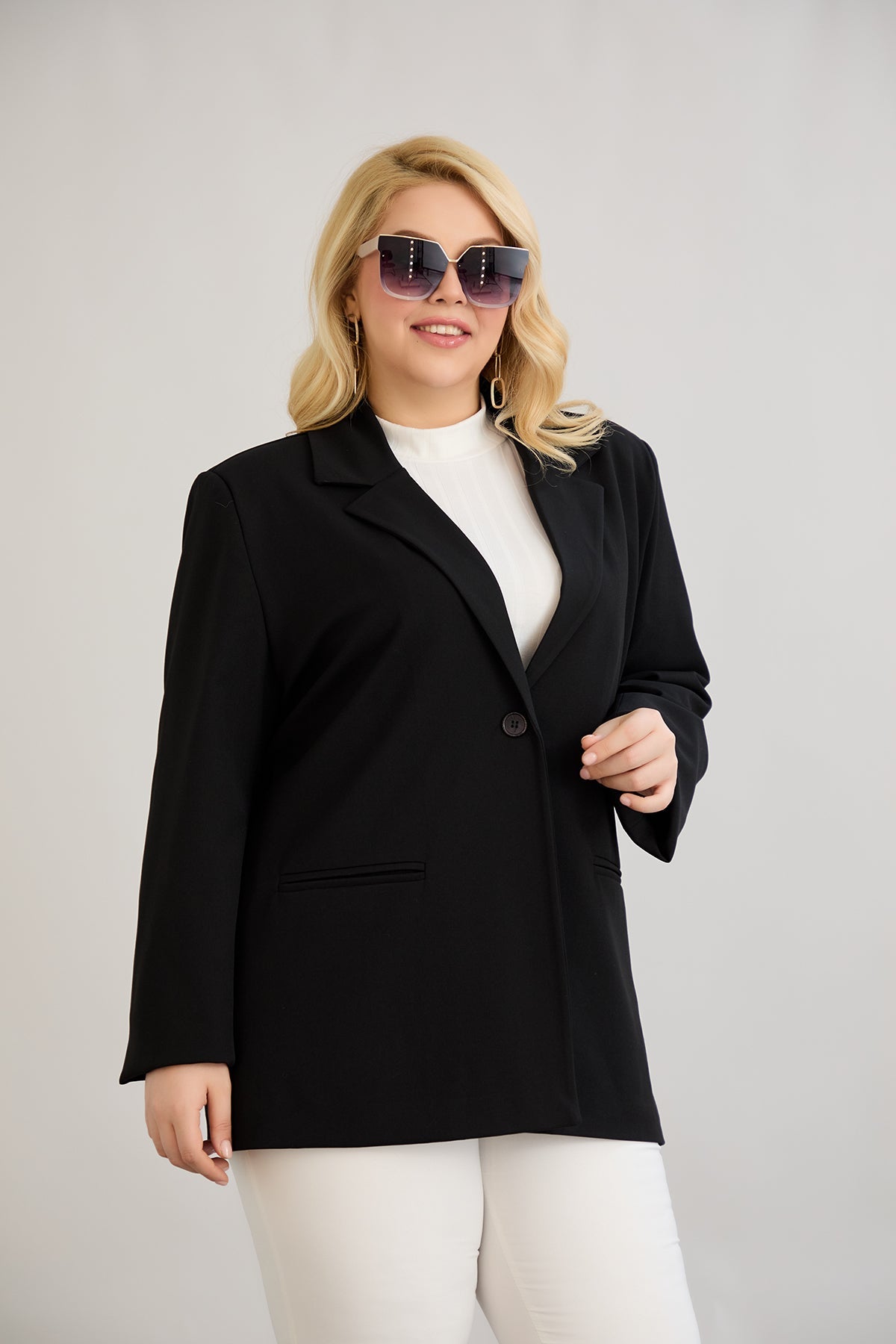 Lange Jacke mit Futter und einem Knopf