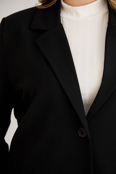 Lange Jacke mit Futter und einem Knopf