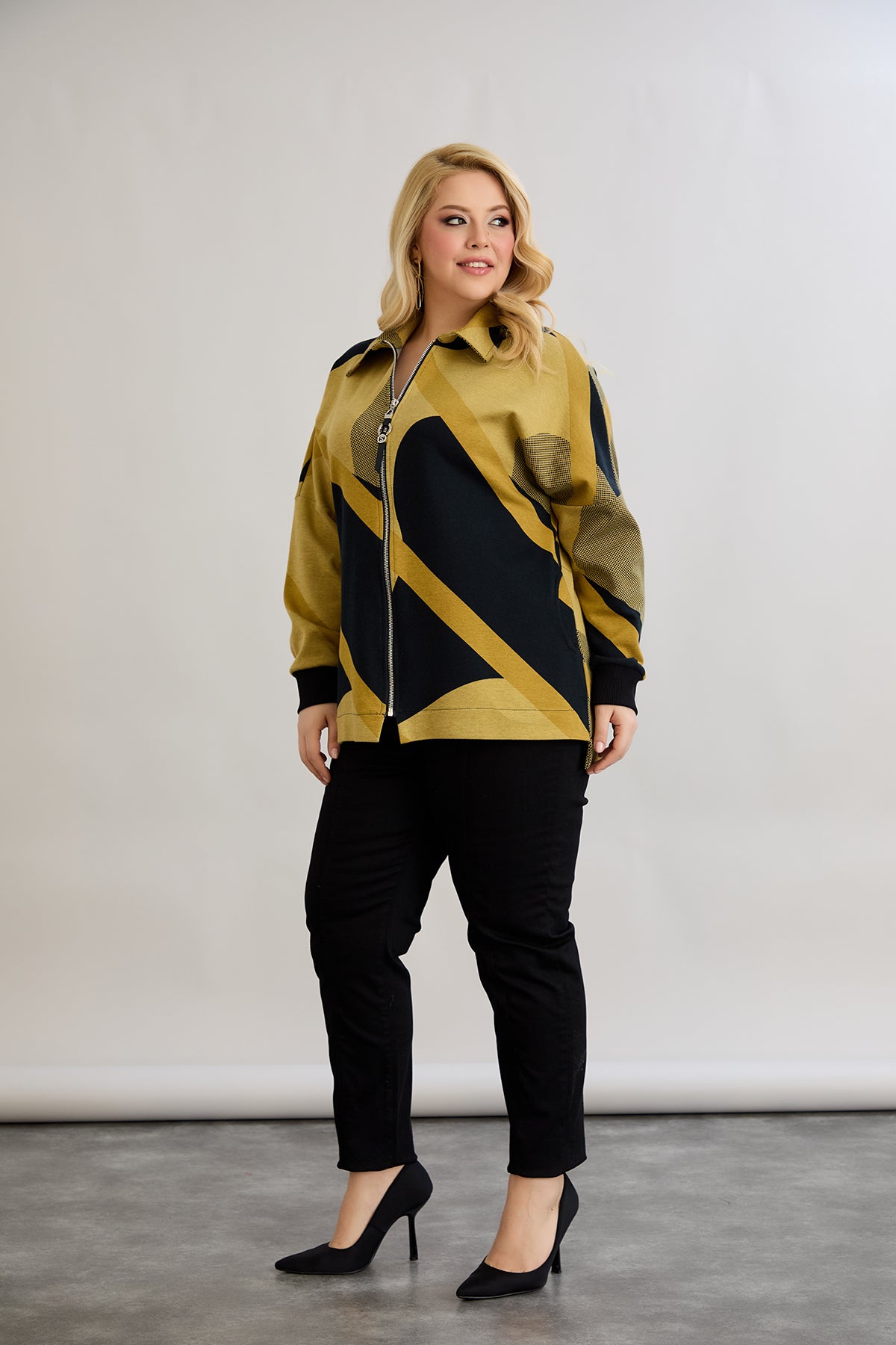 Strickjacke mit Reißverschluss und Taschen – Senffarbe