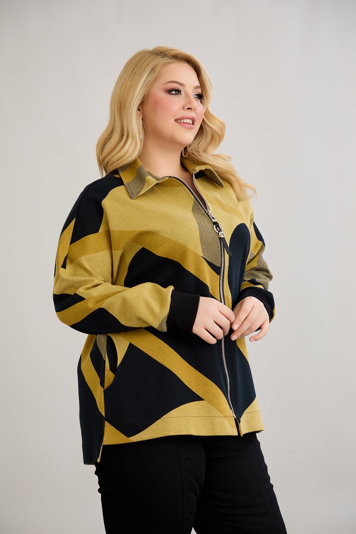 Strickjacke mit Reißverschluss und Taschen – Senffarbe