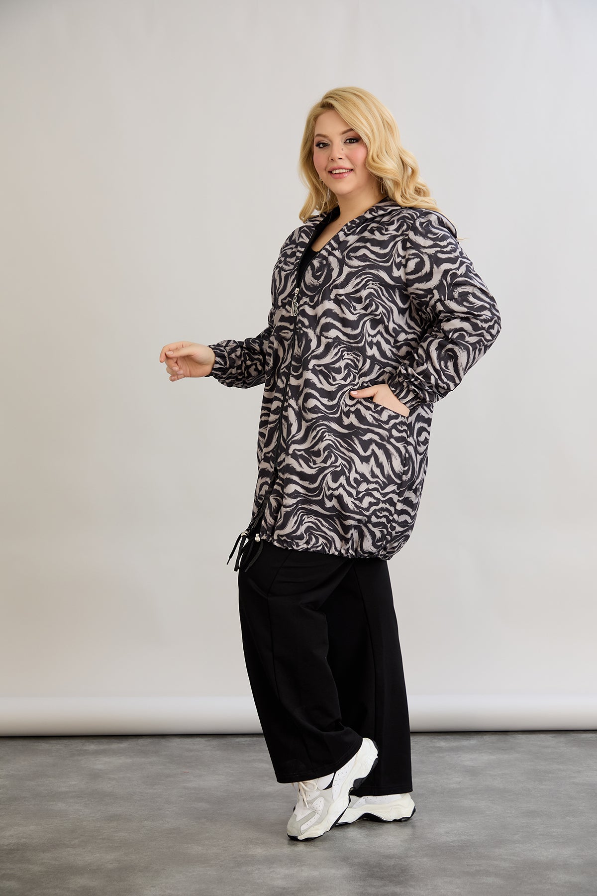 Leichte Frühlingsjacke mit Print und Baumwollfutter - Schwarz/Weiß