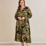 Viskosekleid mit Wickelausschnitt und exklusivem Print - 10679 – Multifarbe