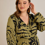 Viskosekleid mit Wickelausschnitt und exklusivem Print - 10679 – Multifarbe