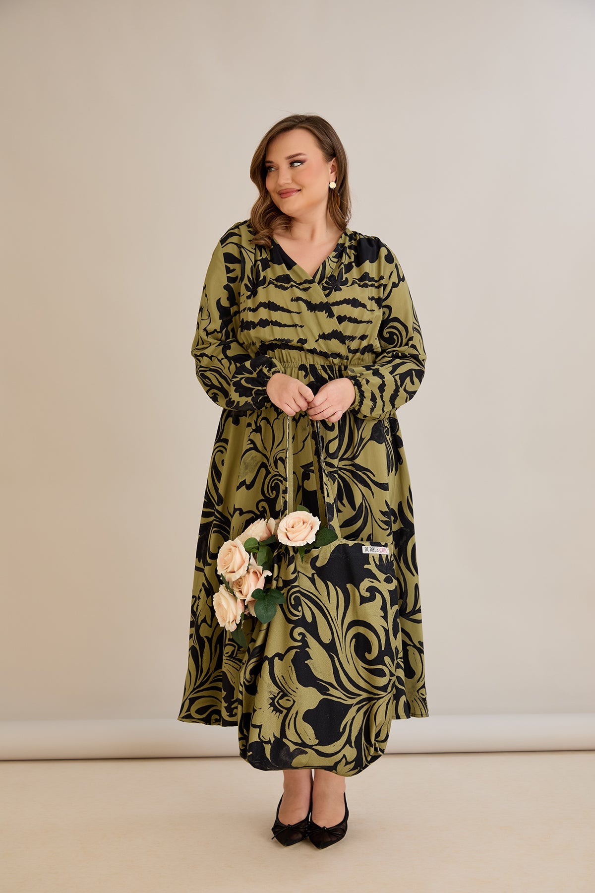 Viskosekleid mit Wickelausschnitt und exklusivem Print - 10679