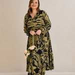 Viskosekleid mit Wickelausschnitt und exklusivem Print - 10679 – Multifarbe