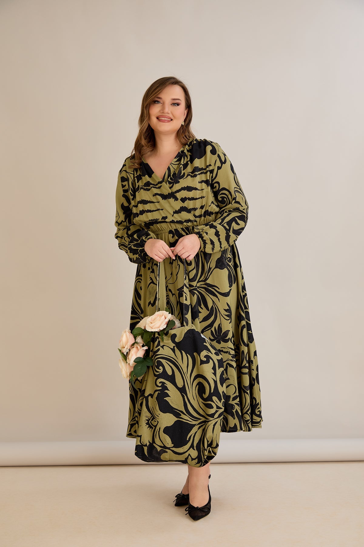 Viskosekleid mit Wickelausschnitt und exklusivem Print - 10679 – Multifarbe