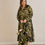 Viskosekleid mit Wickelausschnitt und exklusivem Print - 10679 – Multifarbe