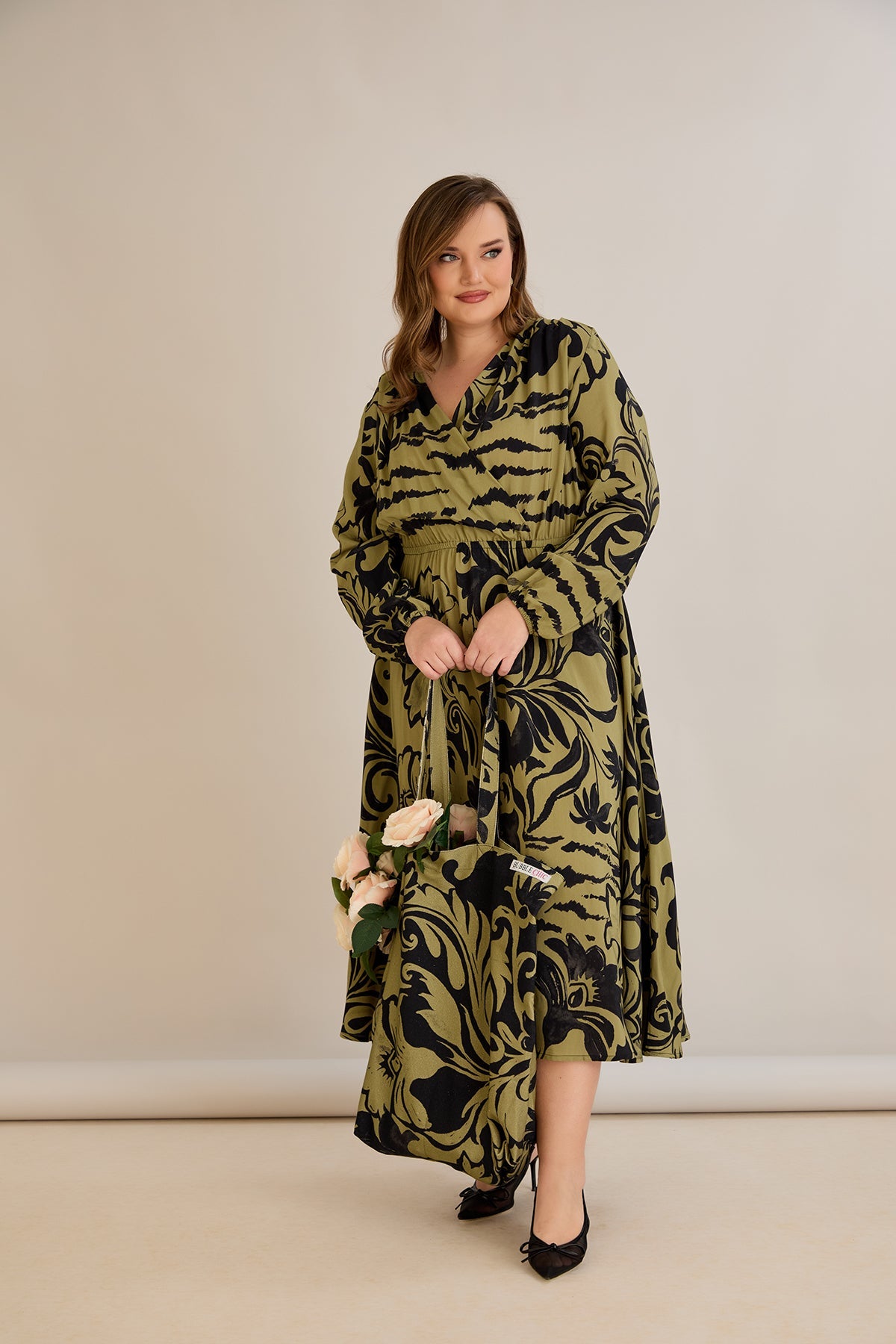 Viskosekleid mit Wickelausschnitt und exklusivem Print - 10679 – Multifarbe