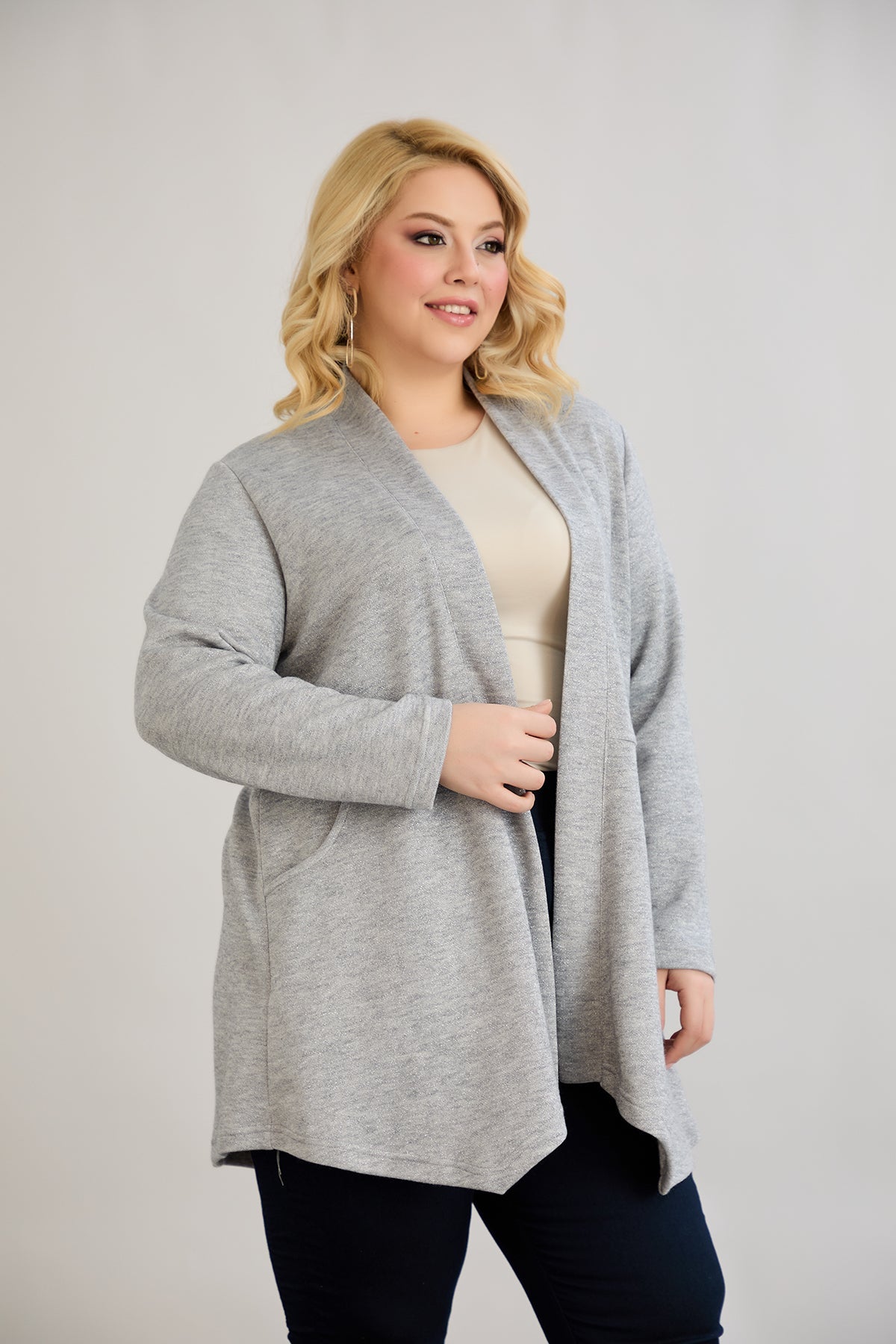 Viskose-Strickjacke mit Lurex - Grau
