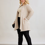 Elegante Strickjacke mit Lurex – offen und mit Taschen - Beige – Beige