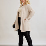 Elegante Strickjacke mit Lurex – offen und mit Taschen - Beige – Beige