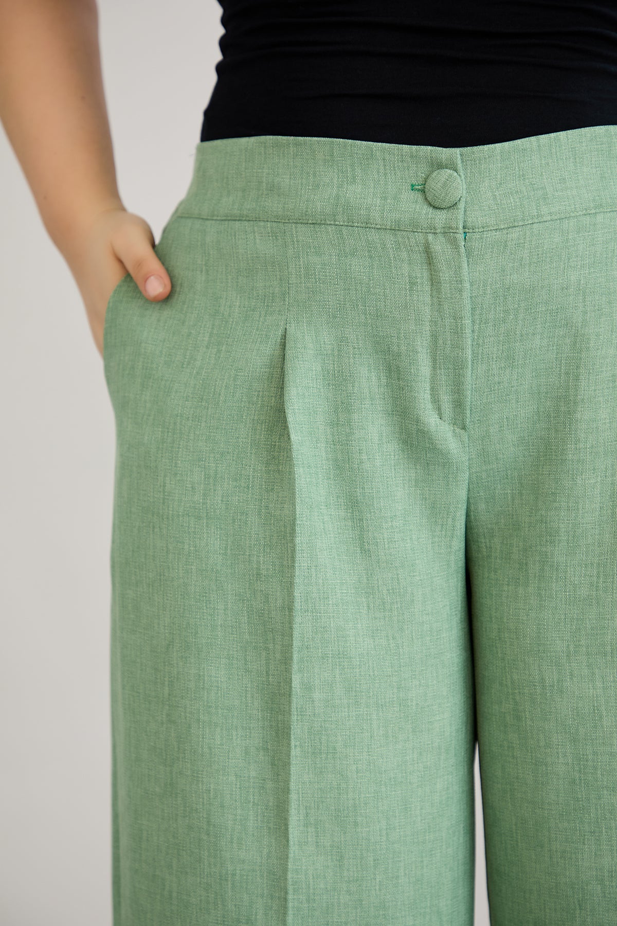 Weite Hose mit elastischem Taillenumfang - Grün