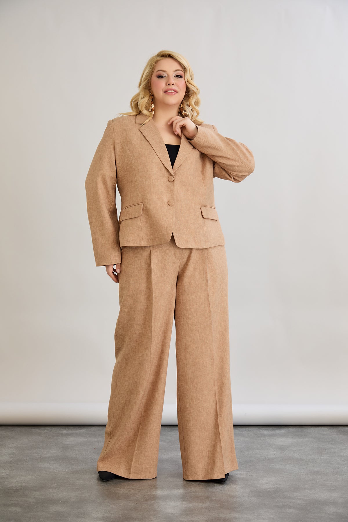 Moderne kurze Jacke - Mocca
