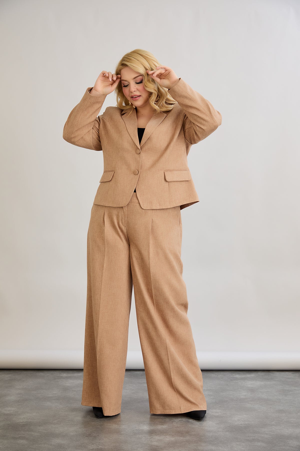 Moderne kurze Jacke - Mocca