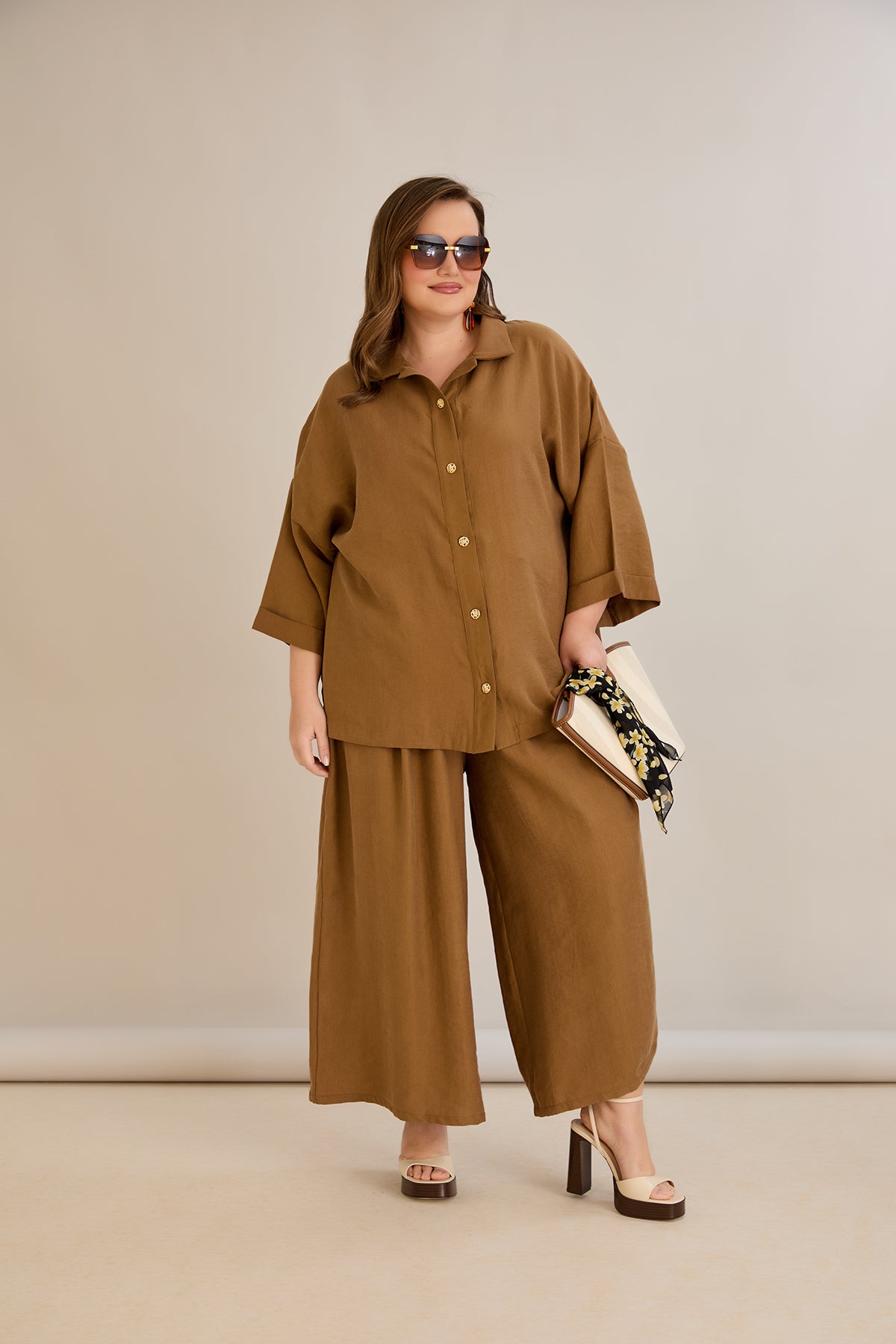 Sommer-Set Schwarz in großen Größen aus 2 Teilen: Hose + Shirt