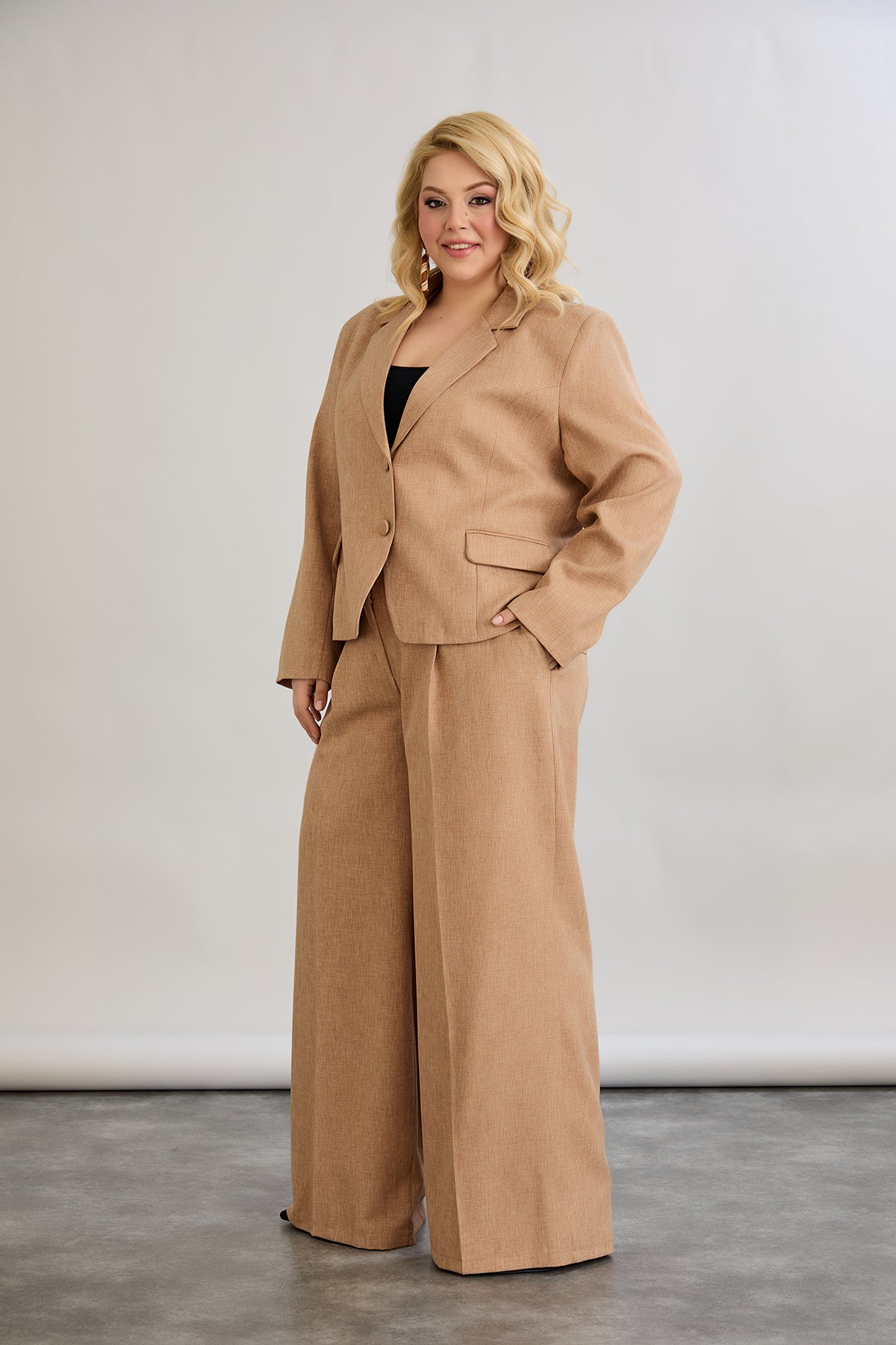 Moderne kurze Jacke - Mocca