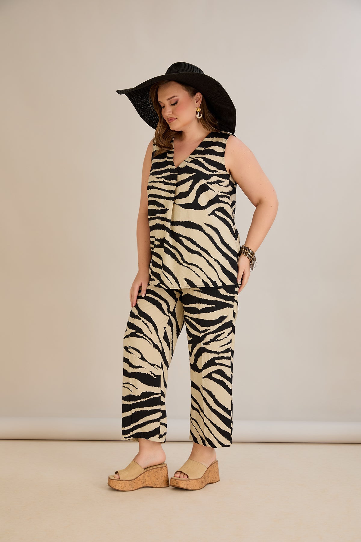 Set aus zwei Teilen Hosen + Top 10752