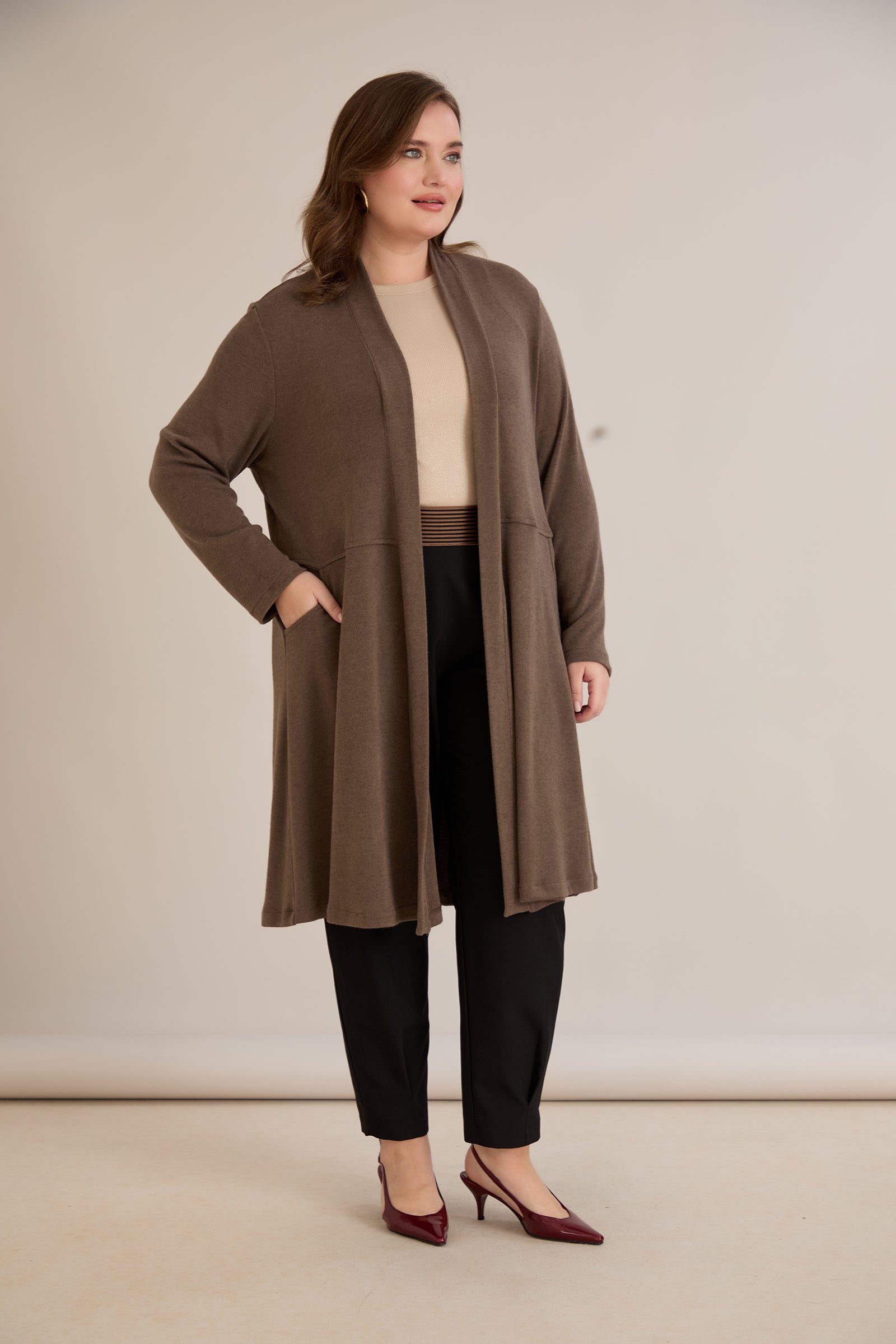 Lange Strickjacke im Cape-Stil – Nerz – Nerz