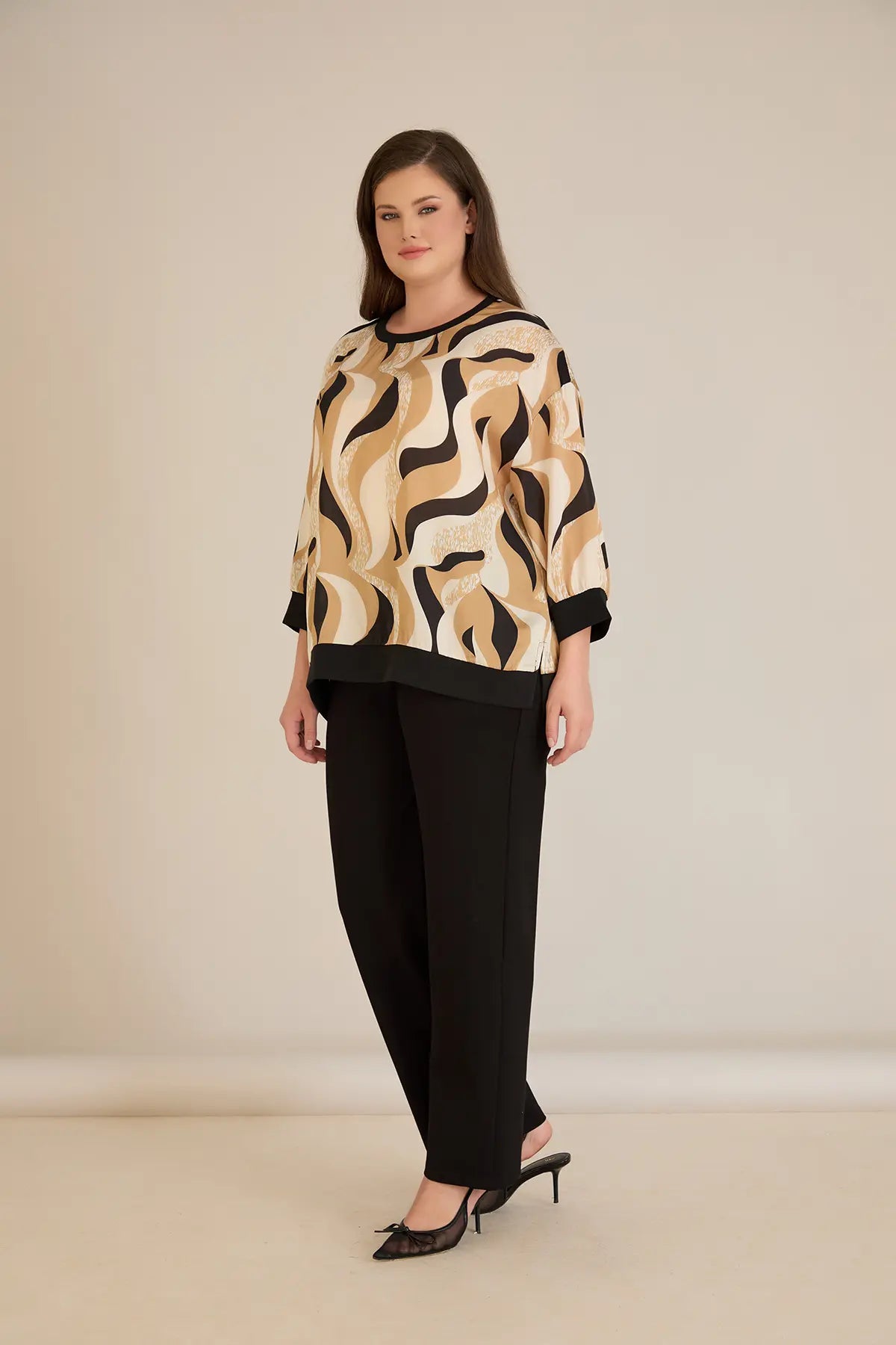 Elegante Bluse – Sandfarbenes Muster – Sandfarbene Muster