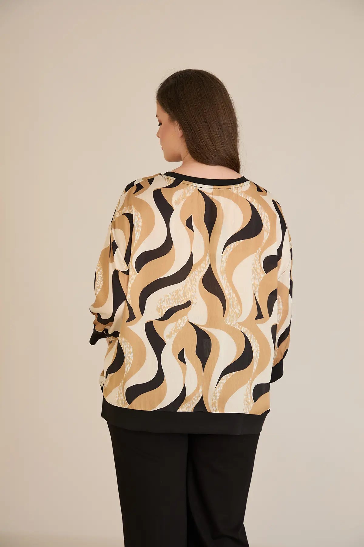 Elegante Bluse – Sandfarbenes Muster – Sandfarbene Muster