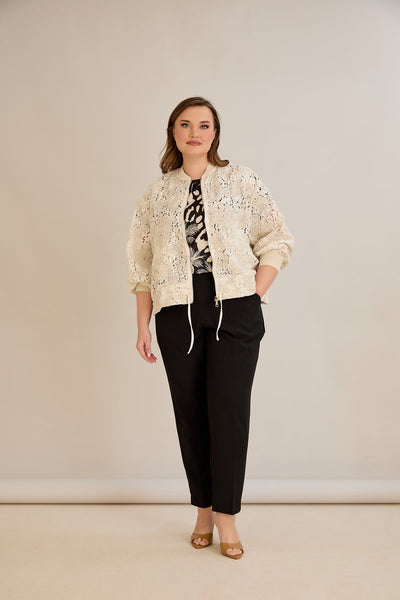 Leichte Baumwolljacke mit floraler Stickerei - 10713