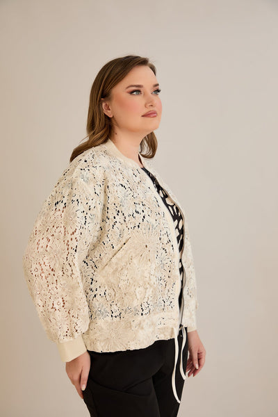 Leichte Baumwolljacke mit floraler Stickerei - 10713