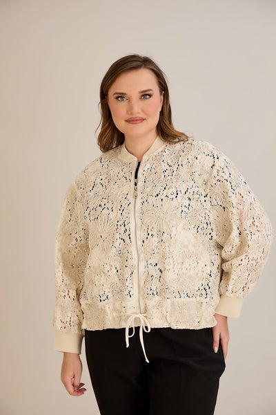 Leichte Baumwolljacke mit floraler Stickerei - 10713