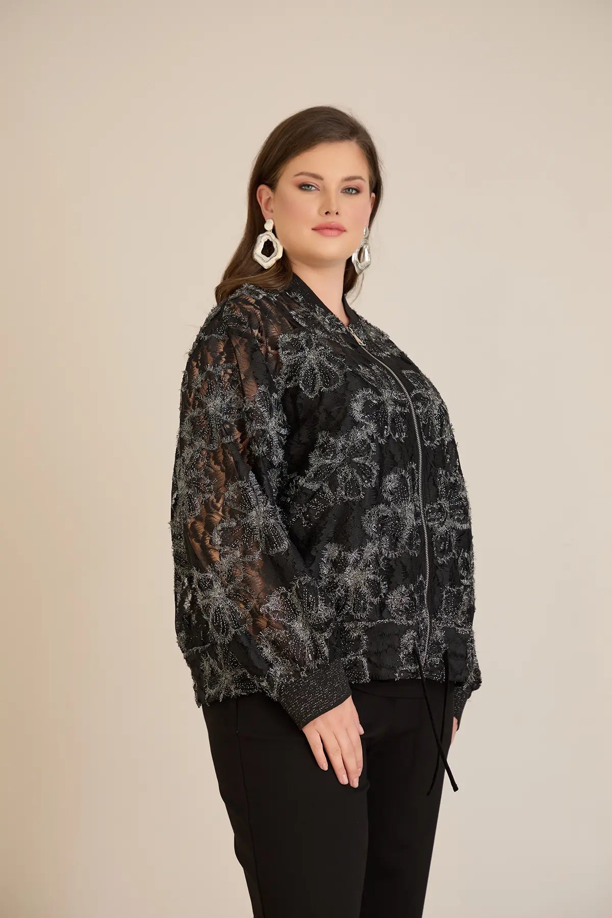 Elegante Jacke mit silbernen Blumenmotiven – Schwarz