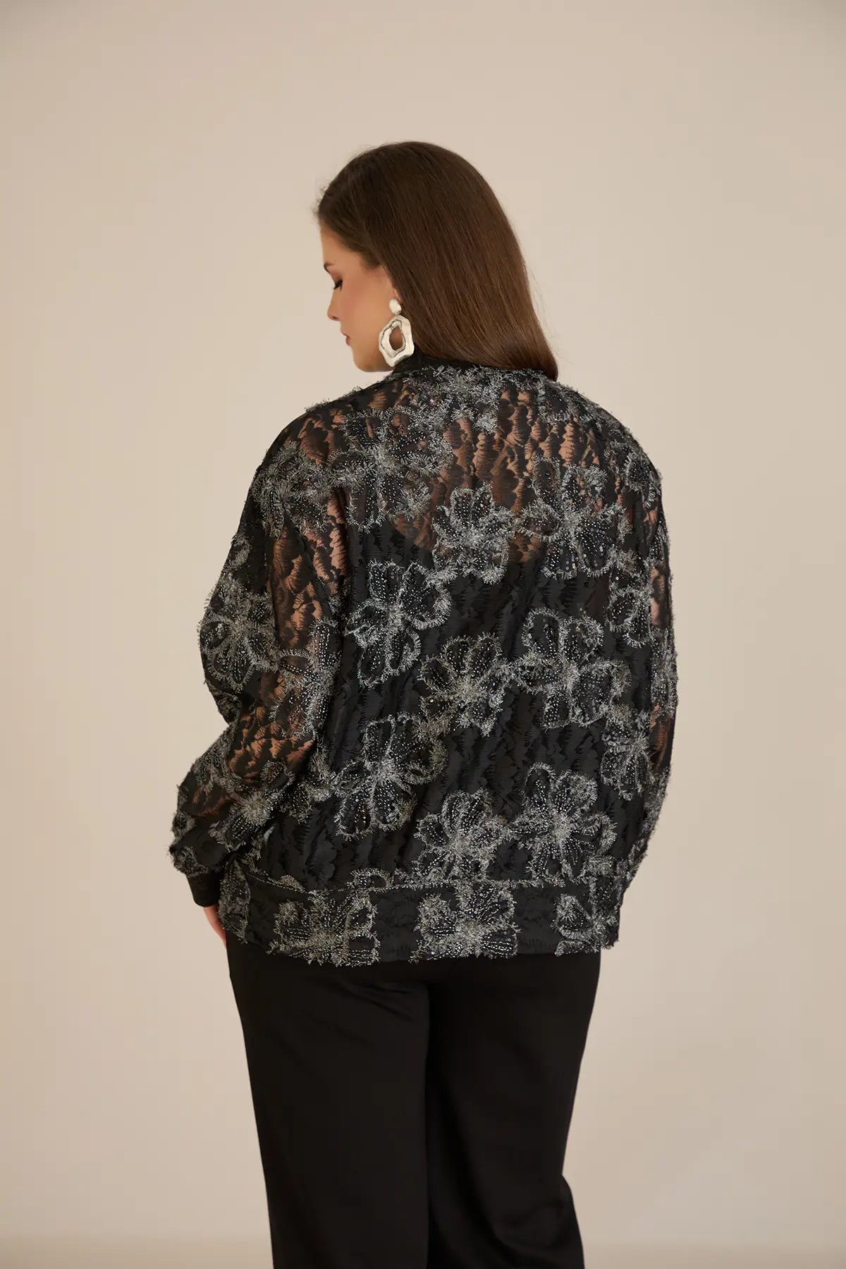 Elegante Jacke mit silbernen Blumenmotiven – Schwarz