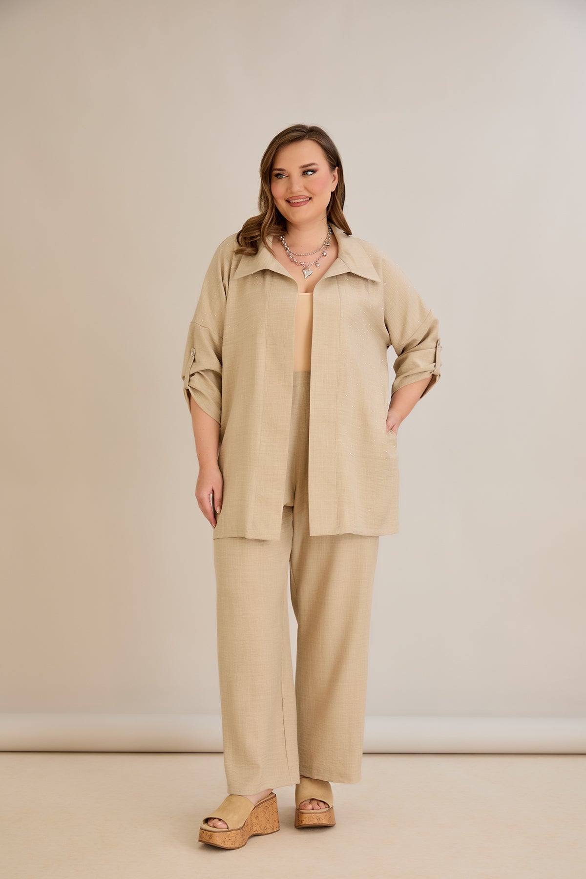 Eleganter Zweiteiler mit Strass-Dekoration - Beige