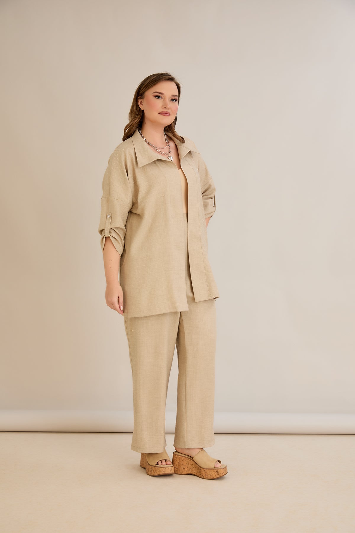 Eleganter Zweiteiler mit Strass-Dekoration - Beige