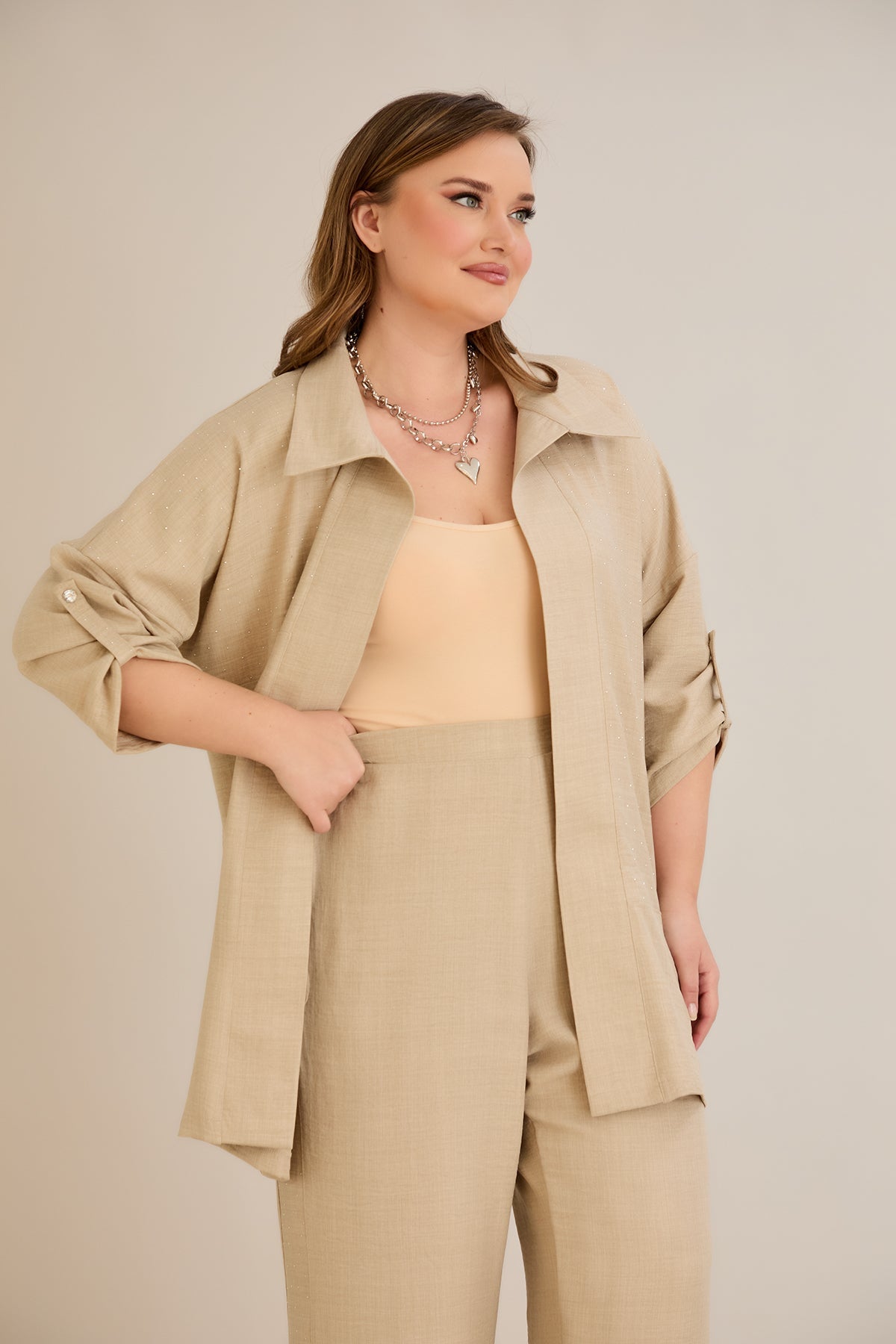 Eleganter Zweiteiler mit Strass-Dekoration - Beige