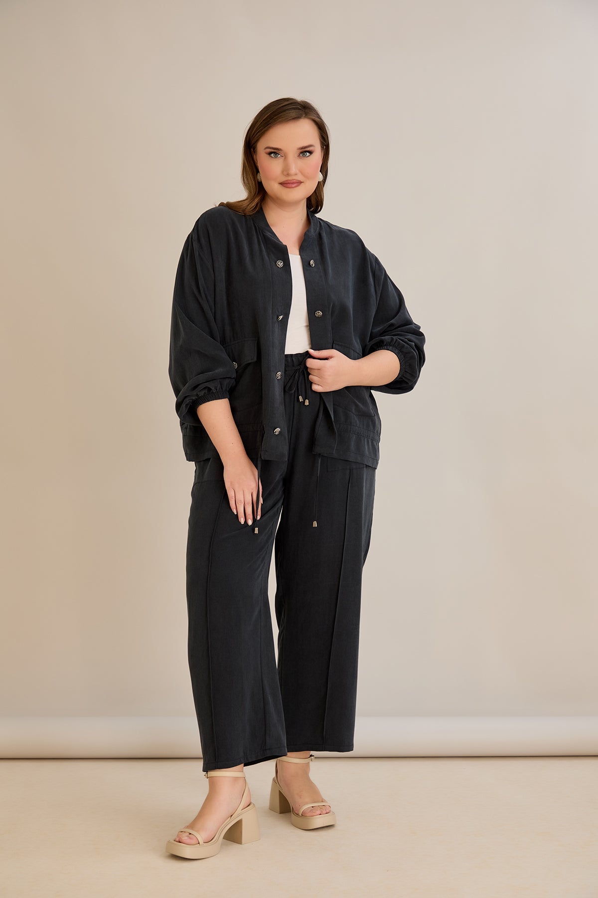 Lyocell Set aus 2 Teilen: Hose + Jacke - Schwarz 10810