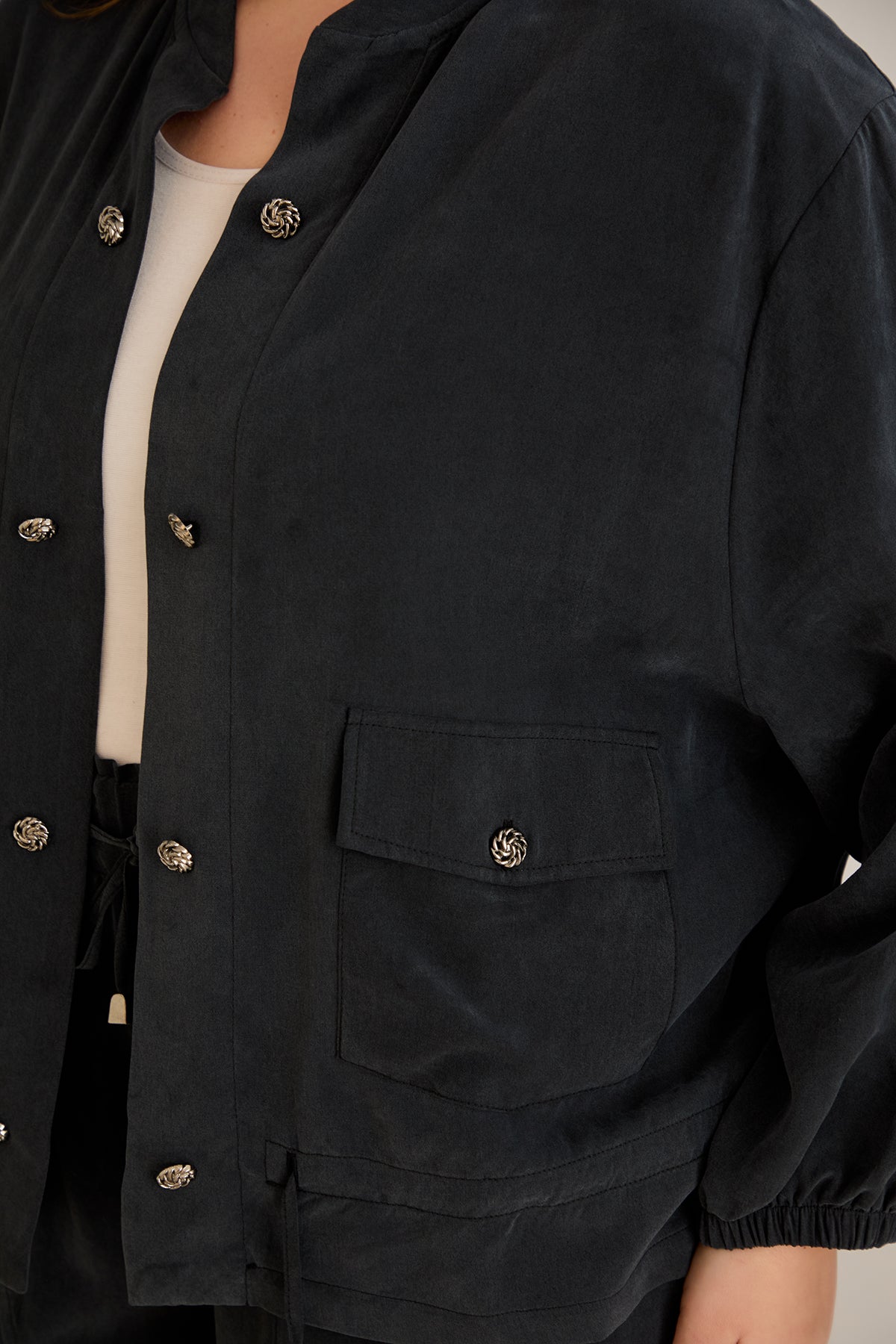 Lyocell Set aus 2 Teilen: Hose + Jacke - Schwarz 10810