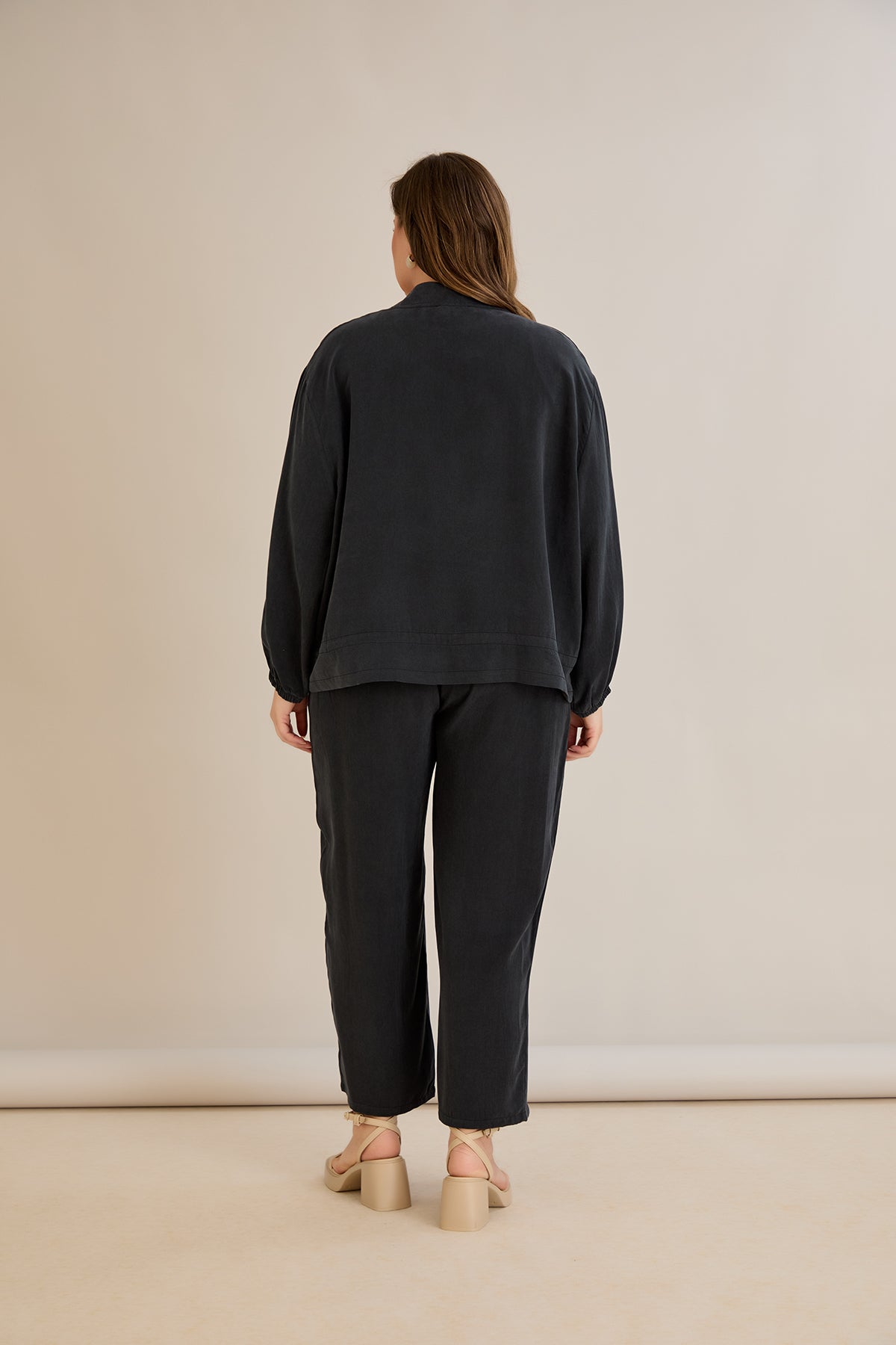 Lyocell Set aus 2 Teilen: Hose + Jacke - Schwarz 10810