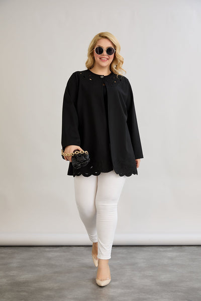 Jacke mit Stickerei und einem Knopf in Übergrößen