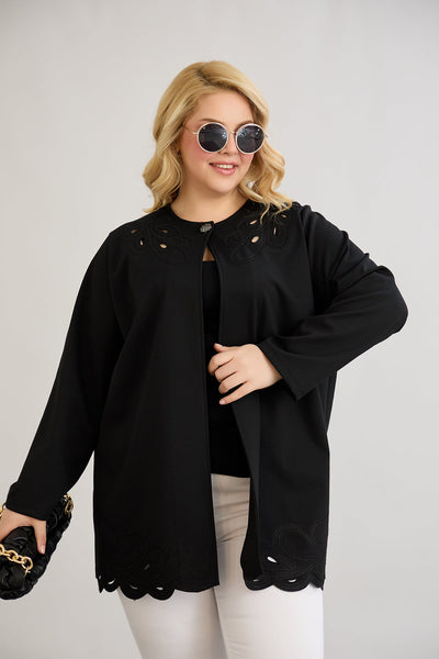 Jacke mit Stickerei und einem Knopf in Übergrößen
