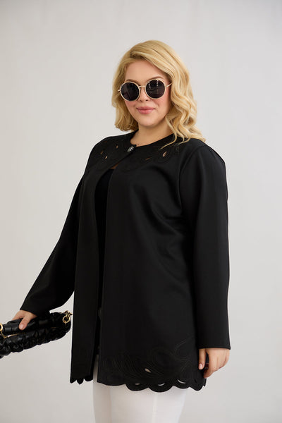 Jacke mit Stickerei und einem Knopf in Übergrößen