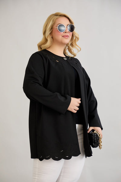 Jacke mit Stickerei und einem Knopf in Übergrößen