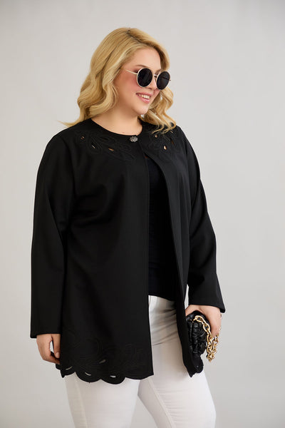 Jacke mit Stickerei und einem Knopf in Übergrößen