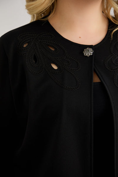 Jacke mit Stickerei und einem Knopf in Übergrößen