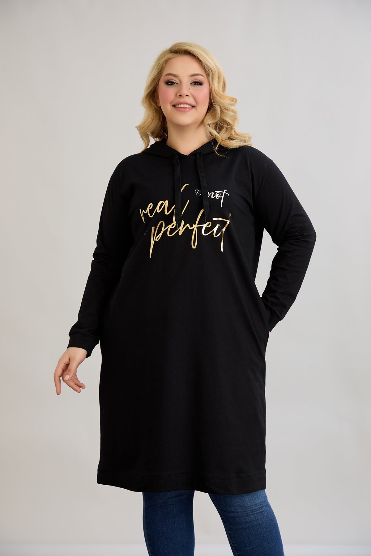Baumwoll-Tunikakleid mit goldenem Schriftzug "Real Love"