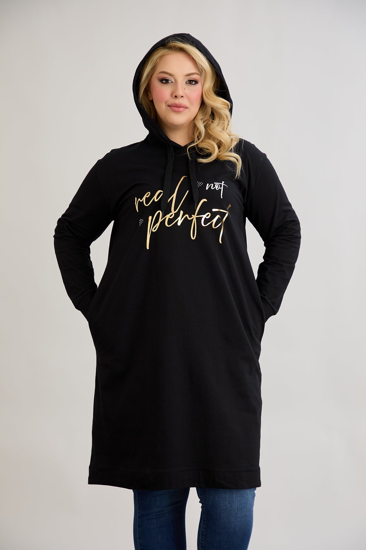 Baumwoll-Tunikakleid mit goldenem Schriftzug "Real Love"