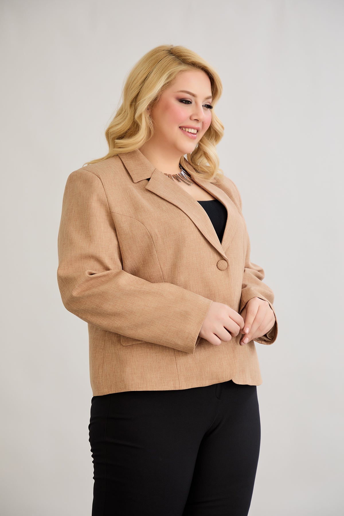 Moderne kurze Jacke - Mocca