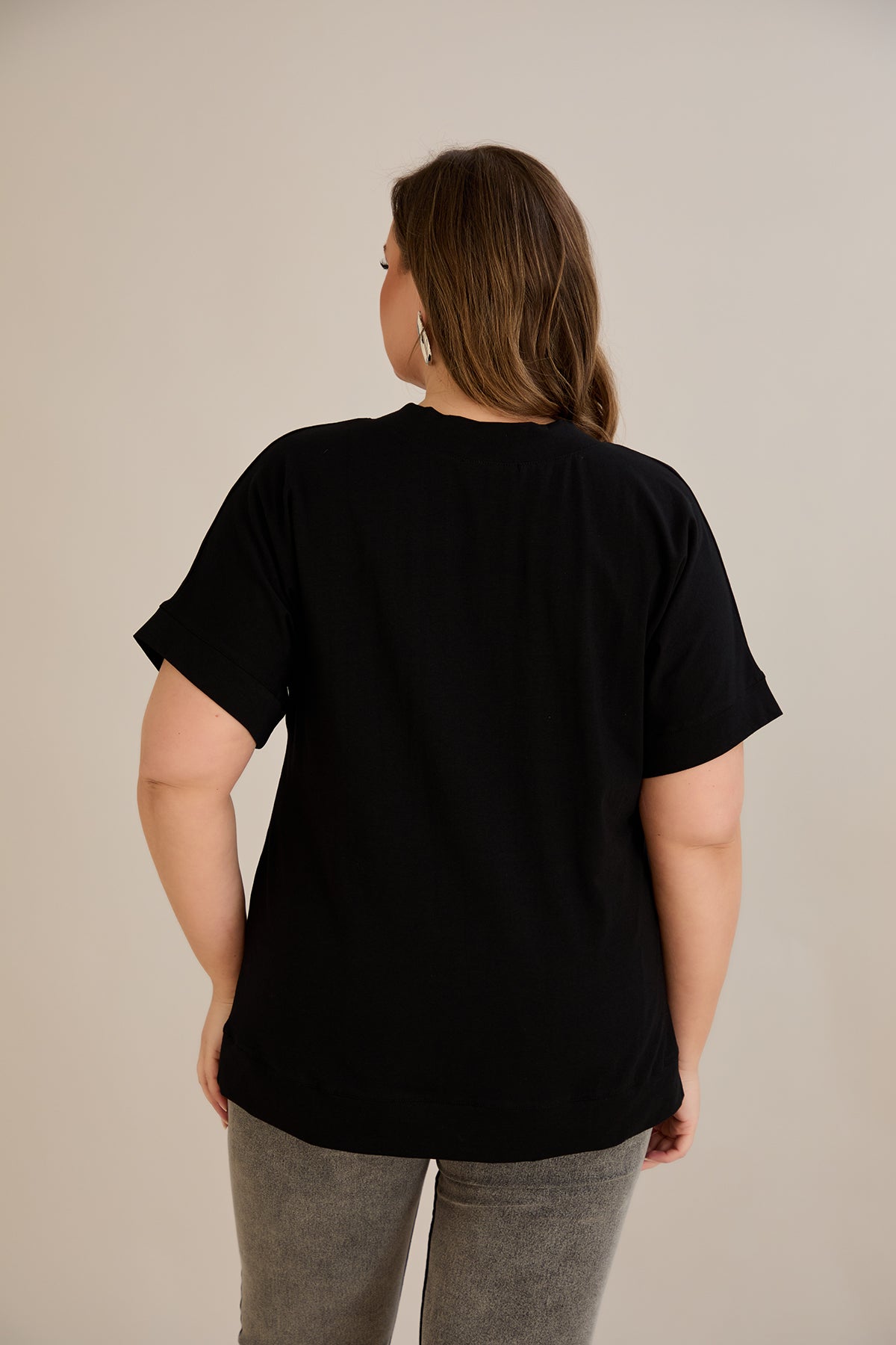 Baumwoll-T-Shirt mit V-Ausschnitt - Schwarz