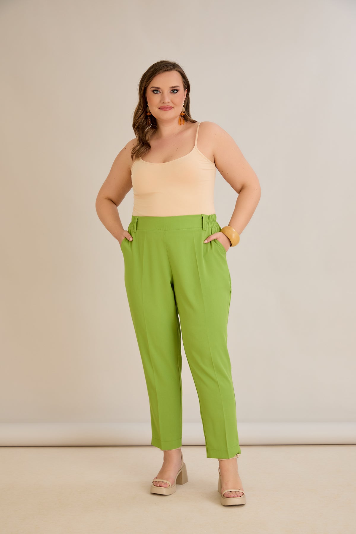 Leichte, elastische Sommerhose - Grün