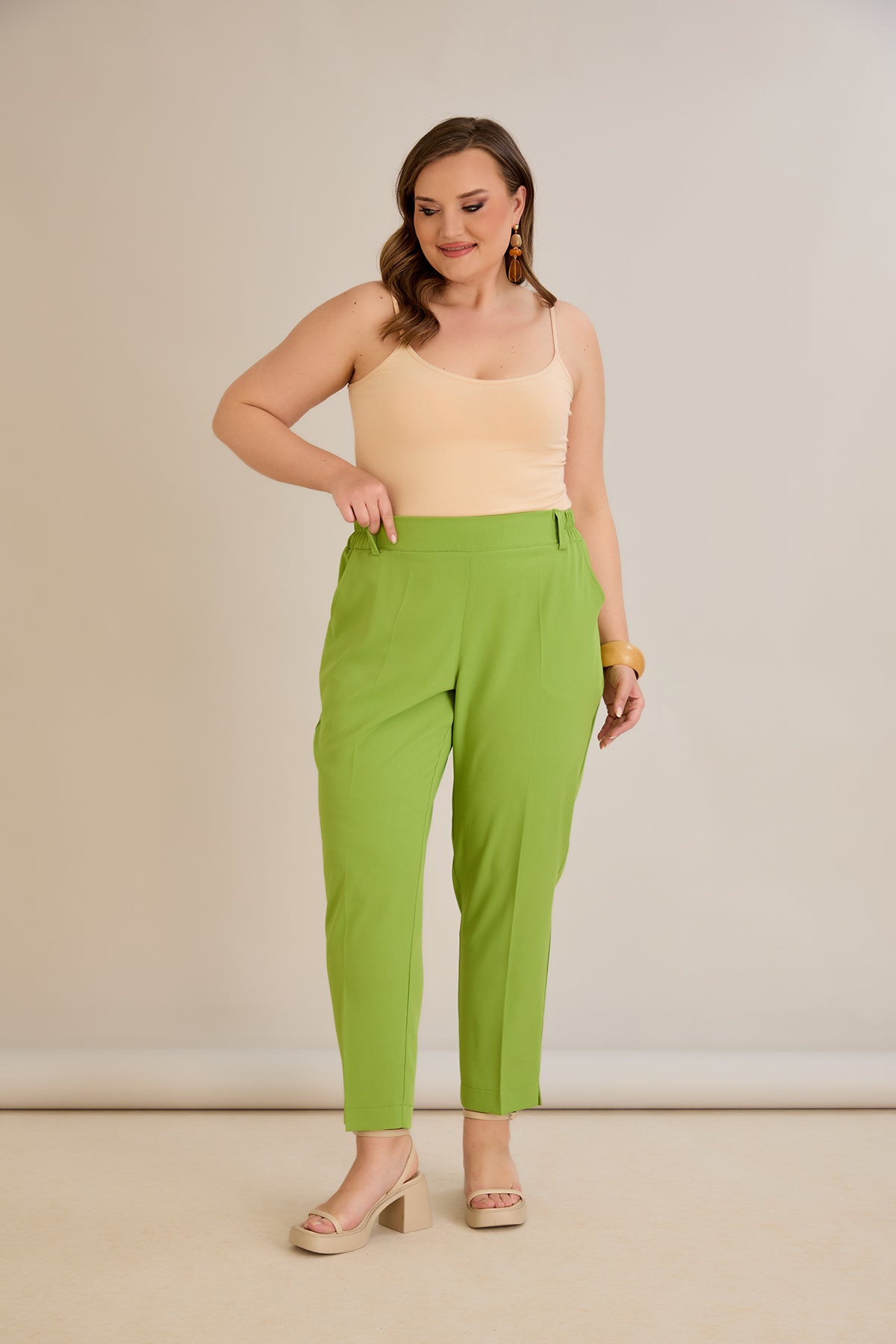 Leichte, elastische Sommerhose - Grün
