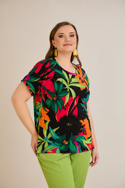 Elastisches Sommer-Shirt mit buntem Print